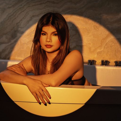 EvieSwan cam naked image