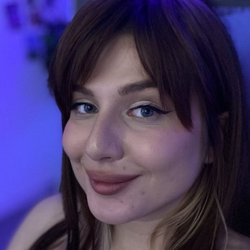 FameyBlum amateur lush image