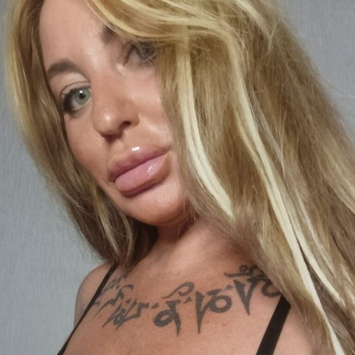 FleurMira show fingering image