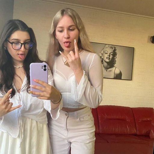 FloraAndLora webcam free image