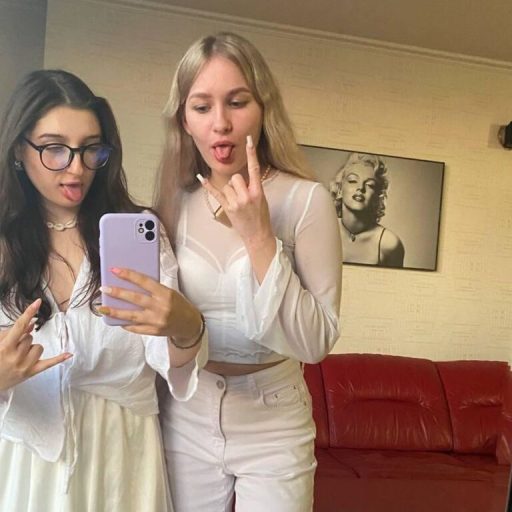 FloraAndLora webcam free image