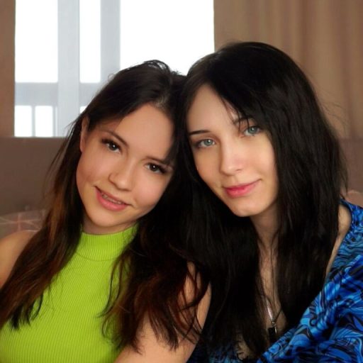 FloraAndLorna videos pics image