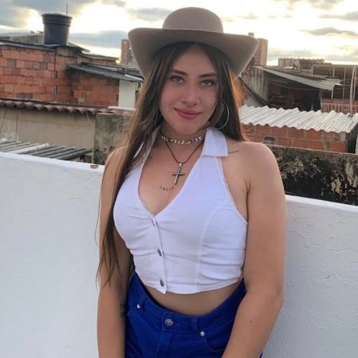 GabiAnne online shows image