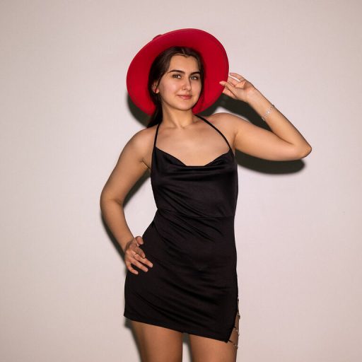 GabriellaMays online shows image