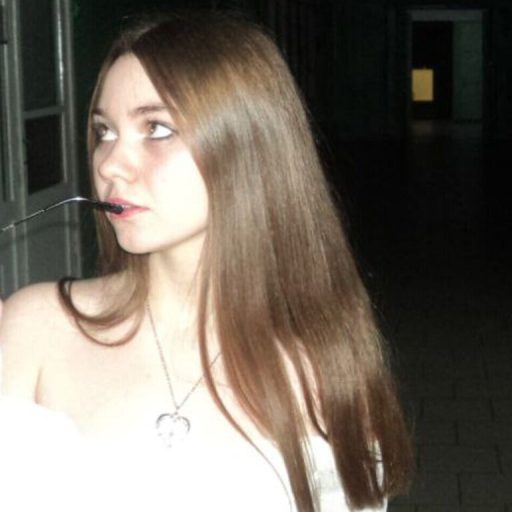 GinaLilo pussy show image