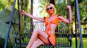 GloriyaWhite preview