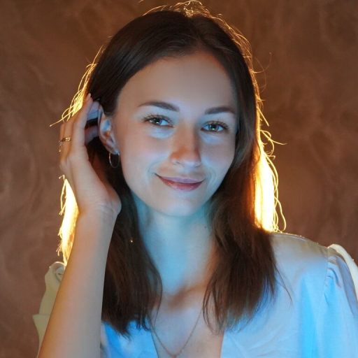 GreceJons online shows image