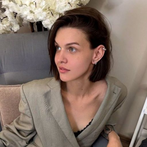 HaileyFlyn cam naked image