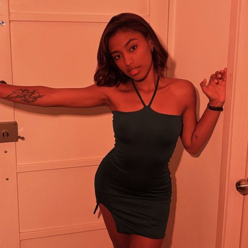 HannaOlssom online shows image