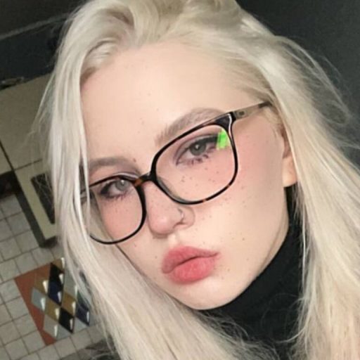 HettieReagen show fingering image