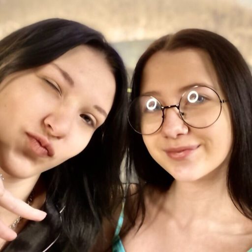 HildAndFelice xxx masturbation image