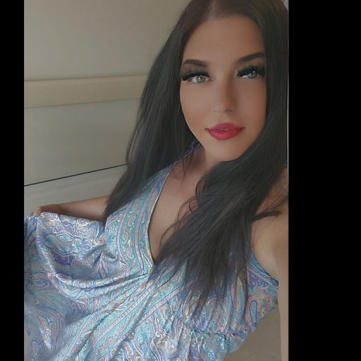 HollyComming videos pics image