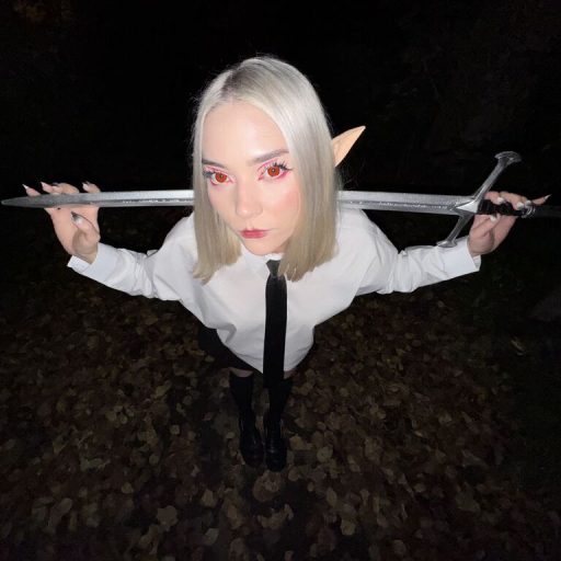 IcyPink cam naked image
