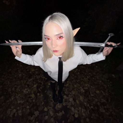 IcyPink cam naked image