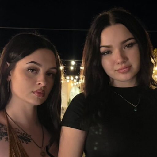 IrisAndLily live video image
