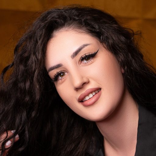 IrisOwen strip amateur image