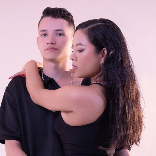 IsabellaAndMaxi online shows image