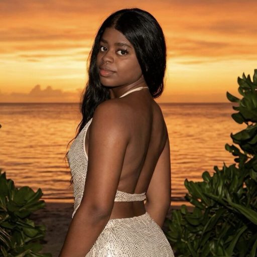 ItsAvaya naked porn image