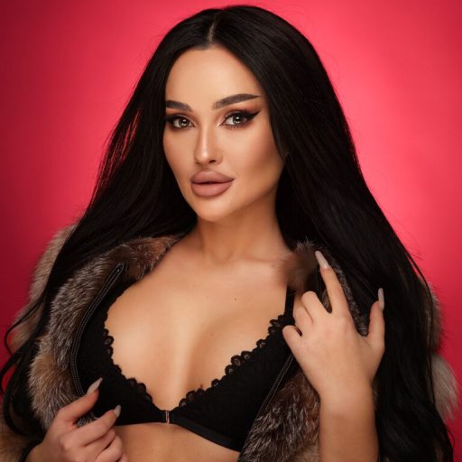 IvonaHills naked porn image