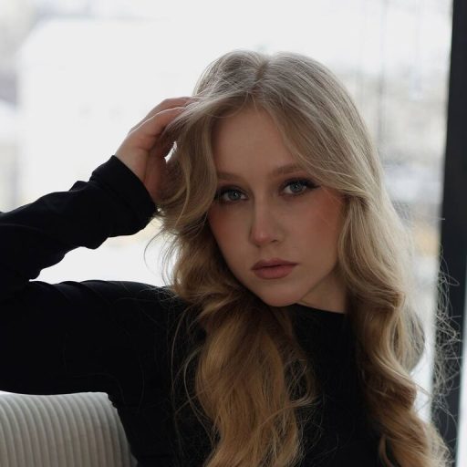 JennieEstrela online shows image