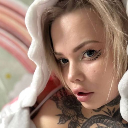 JessGolden naked porn image