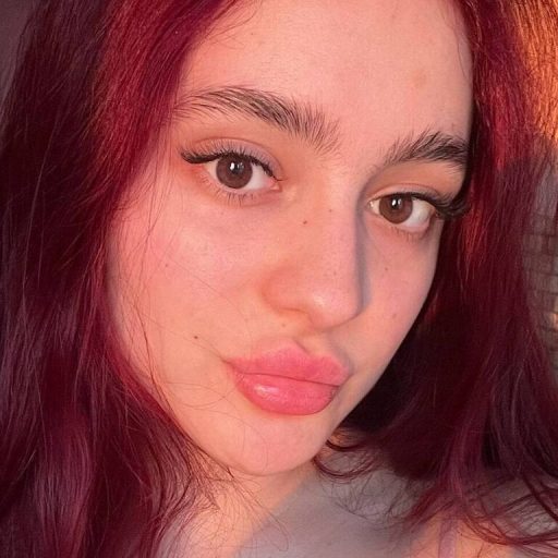 JessJoh online shows image