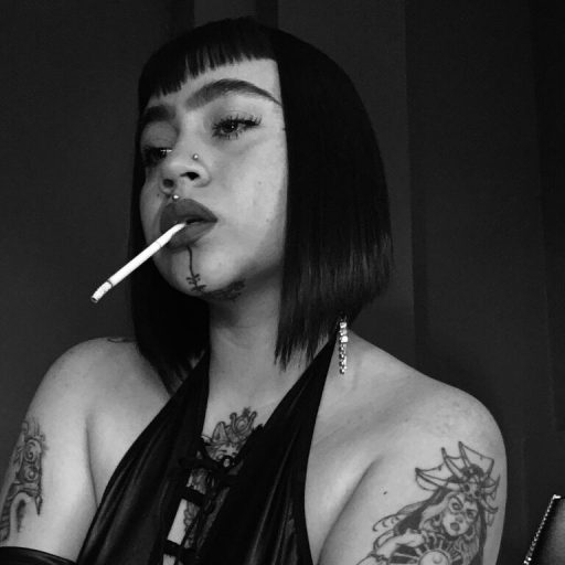 JessYves xxx masturbation image