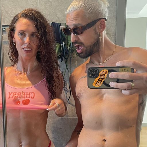 JohnnyandJada amateur lush image