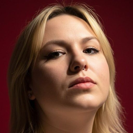 JuliaLingi recorded live image