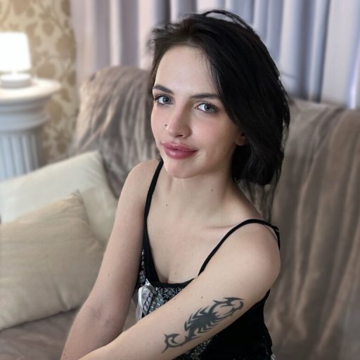 JuliaNowak cam naked image