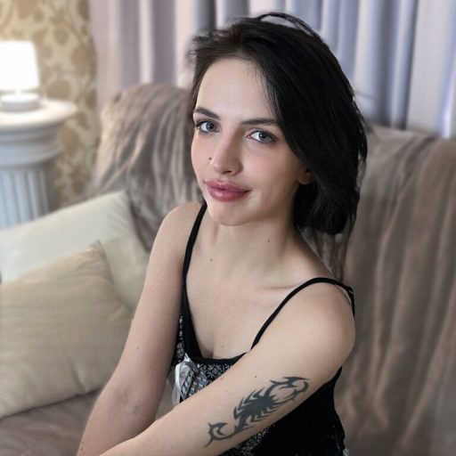 JuliaNowak cam naked image