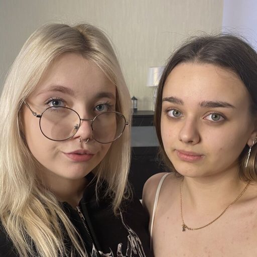 JulieAndLira livesex pussy image
