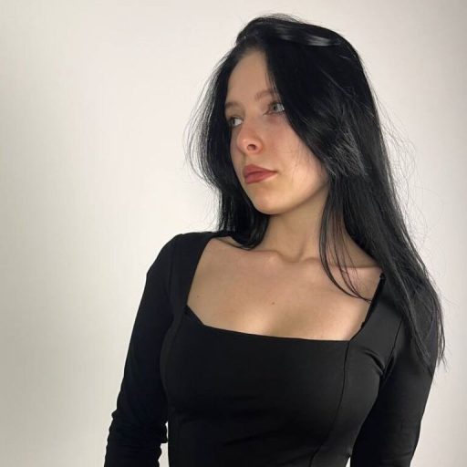 JulsMumi naked porn image