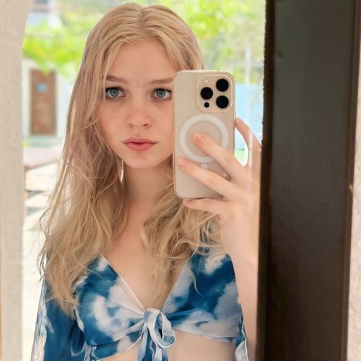 JuneLane recorded live image