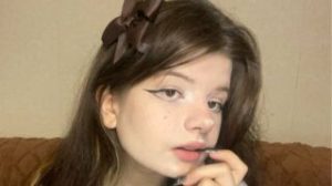 KarolynBerendzen pussy show image