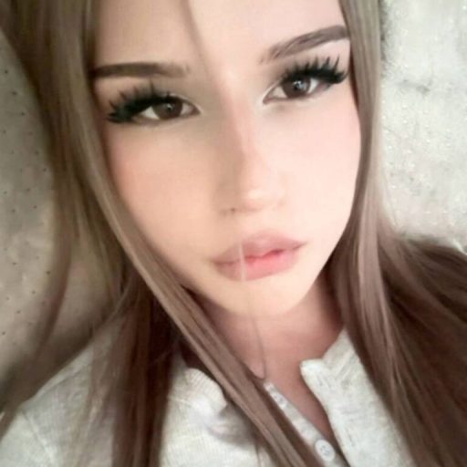 KathlineVelzy strip amateur image
