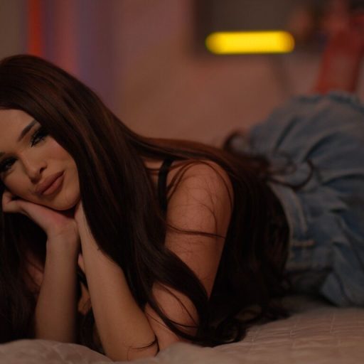 KatiaFinesse shows recorded image