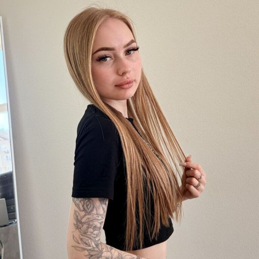 KatieCollinsen ass vibrator image