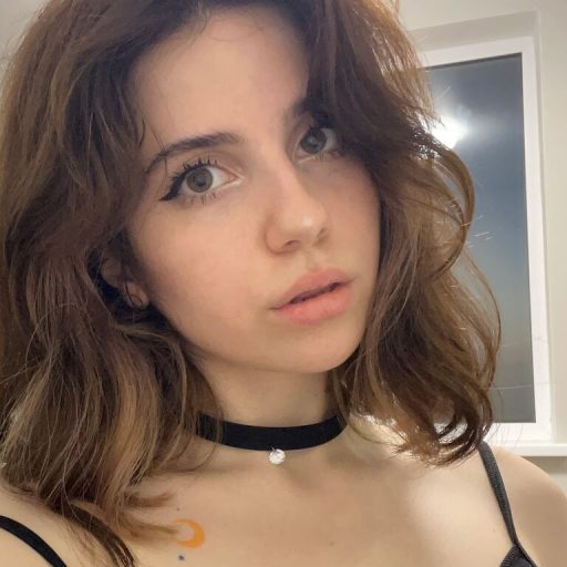 KatieDarke online shows image