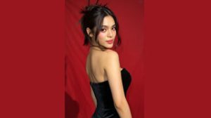 KatieForbes fingering ass image