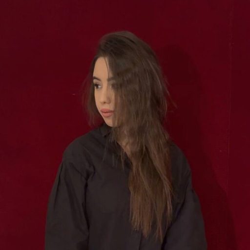 KatinaShostak pussy show image