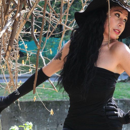 Katrima show fingering image