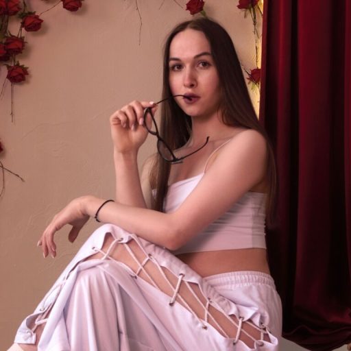 KatyCarrington show fingering image