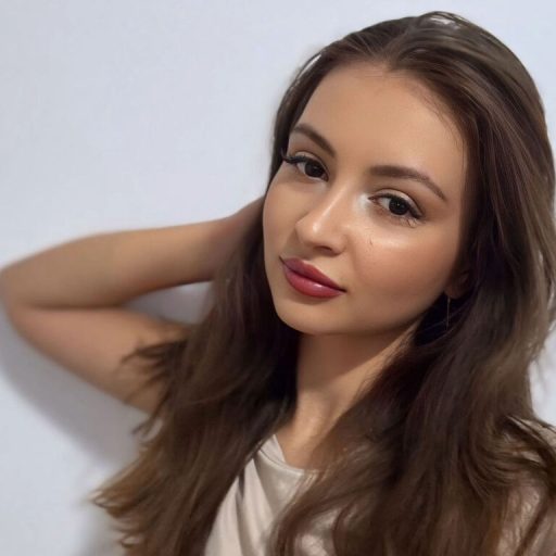 KayaRiva strip amateur image