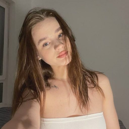 KayleeGiscombe show fingering image