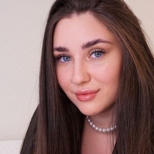 KeiraHarts strip amateur image