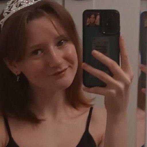 KellyAllison show fingering image