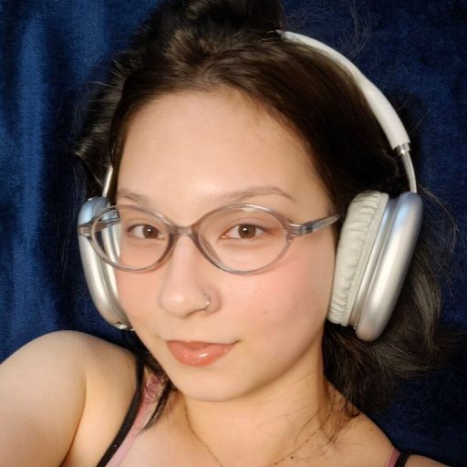 KenyettaRoling cam naked image