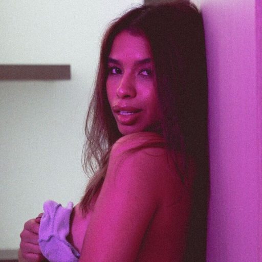 KianaGreen live video image