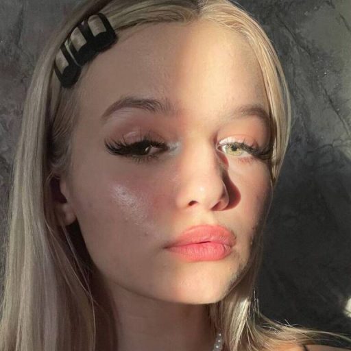 KianaStark strip amateur image